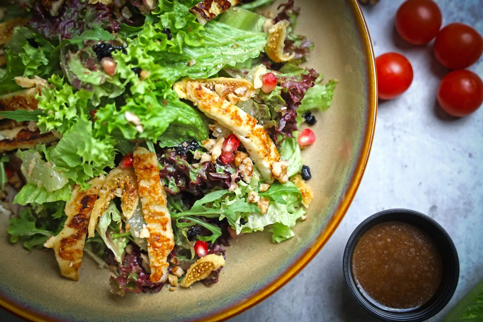 How to Use Cider Vinegar in Salad Dressings